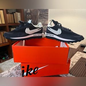 2021
Fragment Design x sacai x LDV Waffle 'Blackened Blue'
Nike,